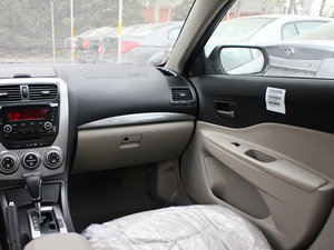2012款1.6L 自动豪华版 空间座椅