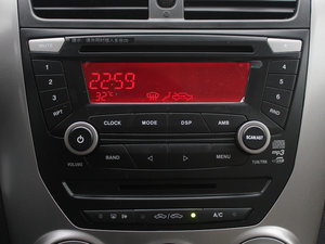 2012款1.6L 手动时尚版 音响调节