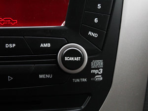 2012款1.6L 手动时尚版 中控区