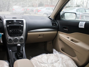 2012款1.6L 手动时尚版 空间座椅