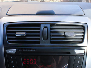 2012款1.6L 手动天窗版 空调出风口