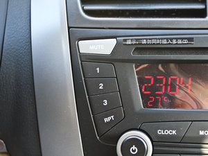 2012款1.6L 手动天窗版 中控区