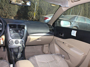2012款1.6L 手动天窗版 空间座椅