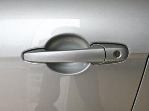 2012款1.6L 自动天窗版 主驾门拉手