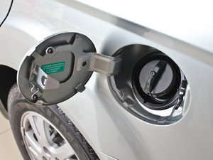 2012款1.6L 自动天窗版 油箱盖