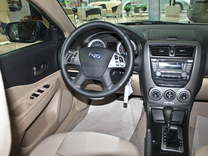 2012款1.6L 自动天窗版 中控区