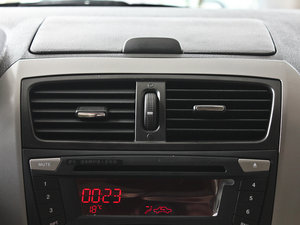 2012款1.6L 自动天窗版 空调出风口