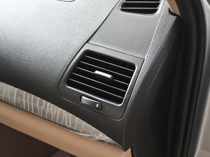 2012款1.6L 自动天窗版 中控区