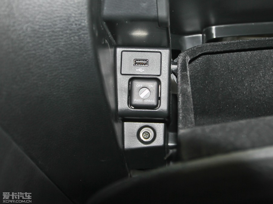 2012vB90 2.0L Ԅm