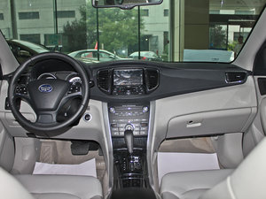 2012款2.0L 手动舒适版 内饰全景