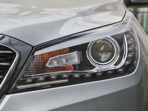 2012款2.0L 自动舒适版 大灯
