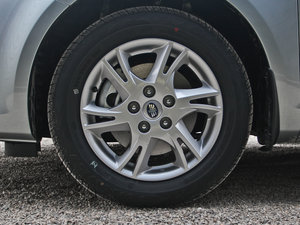 2012款2.0L 自动舒适版 轮圈