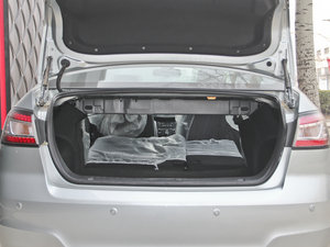 2012款2.0L 自动舒适版 行李厢空间