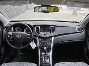 2012款2.0L 自动舒适版 内饰全景