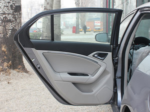 2012款2.0L 手动豪华版 左后车门