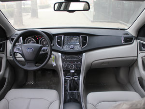 2012款2.0L 手动豪华版 内饰全景