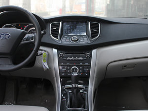 2012款2.0L 手动豪华版 中控台