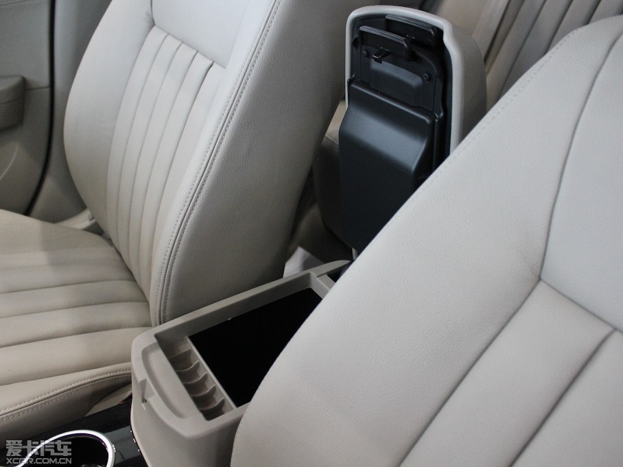 2012vB70 1.8L քӺA