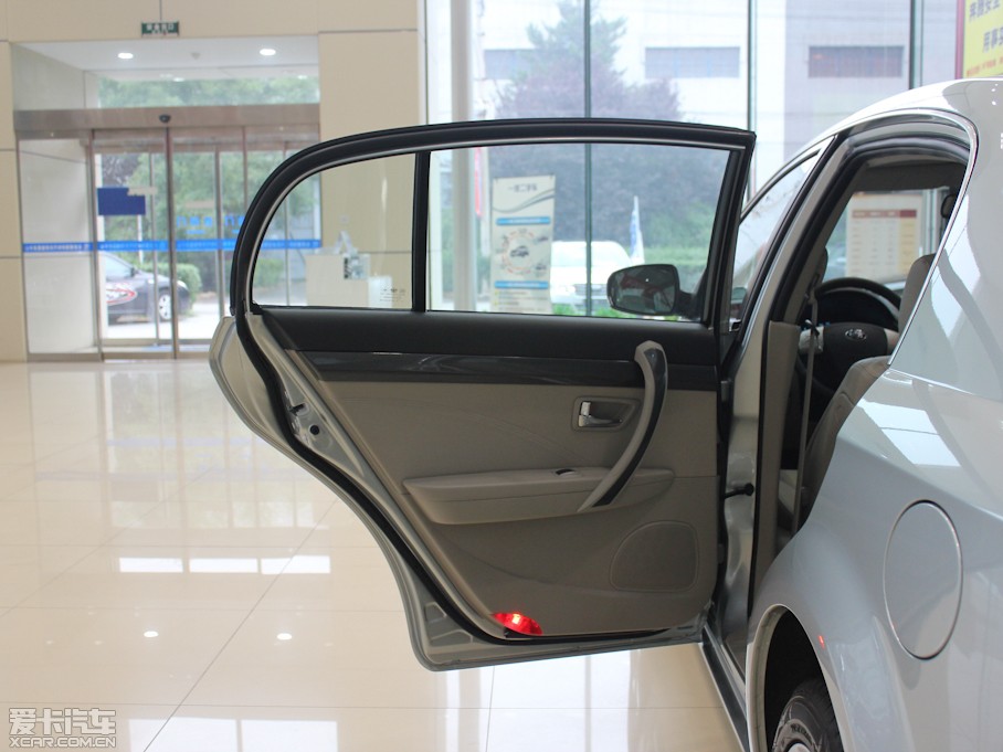 2012vB70 1.8L քӺA