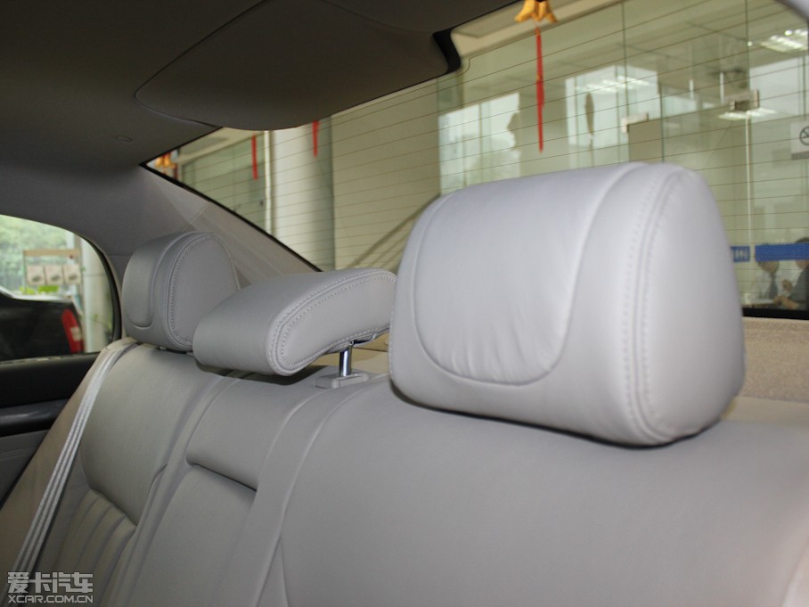 2012vB70 1.8L քӺA