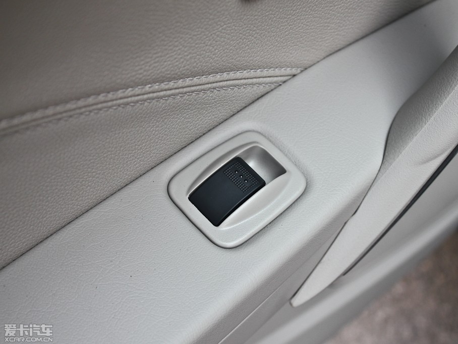 2012vB70 1.8L քӺA