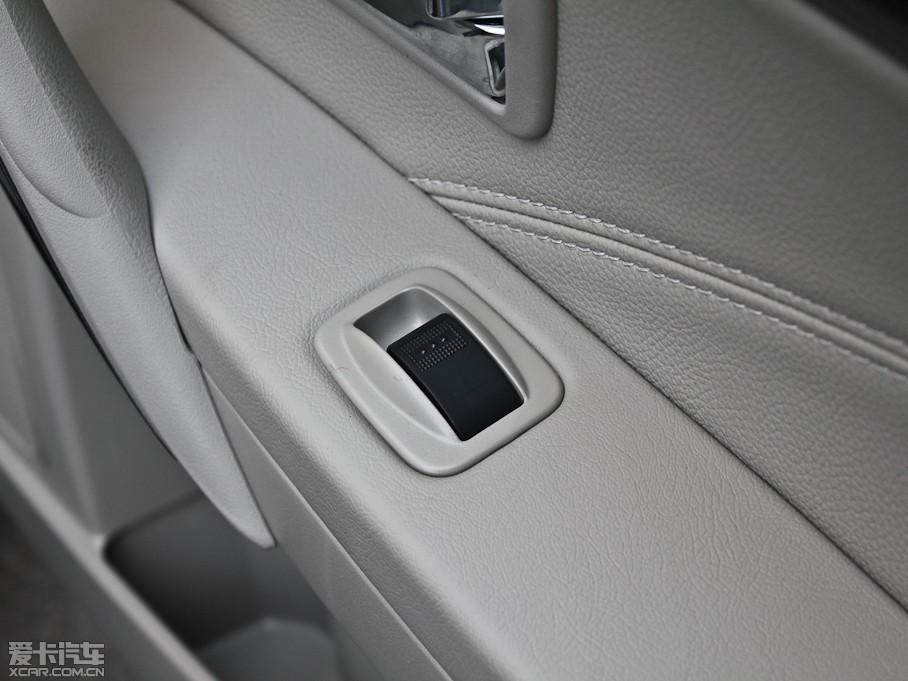 2012vB70 1.8L քӺA