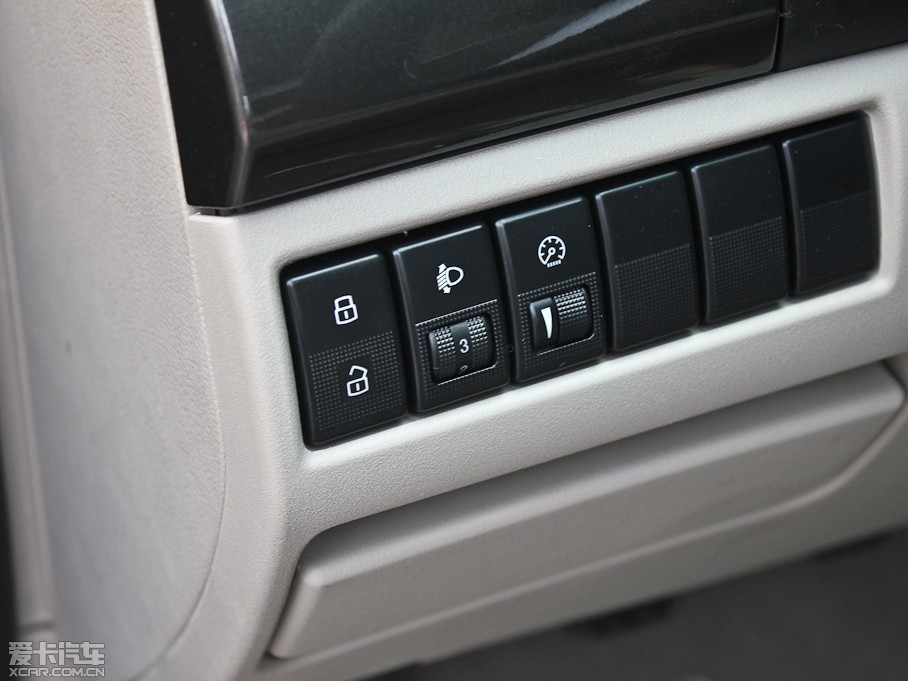 2012vB70 1.8L քӺA