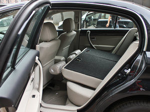 2012款1.8L 手动舒适版 后排座椅放倒