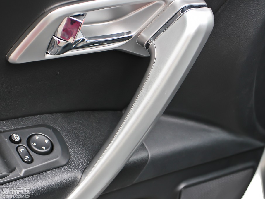 2013��vX80 2.0L �ԄӺ��A��