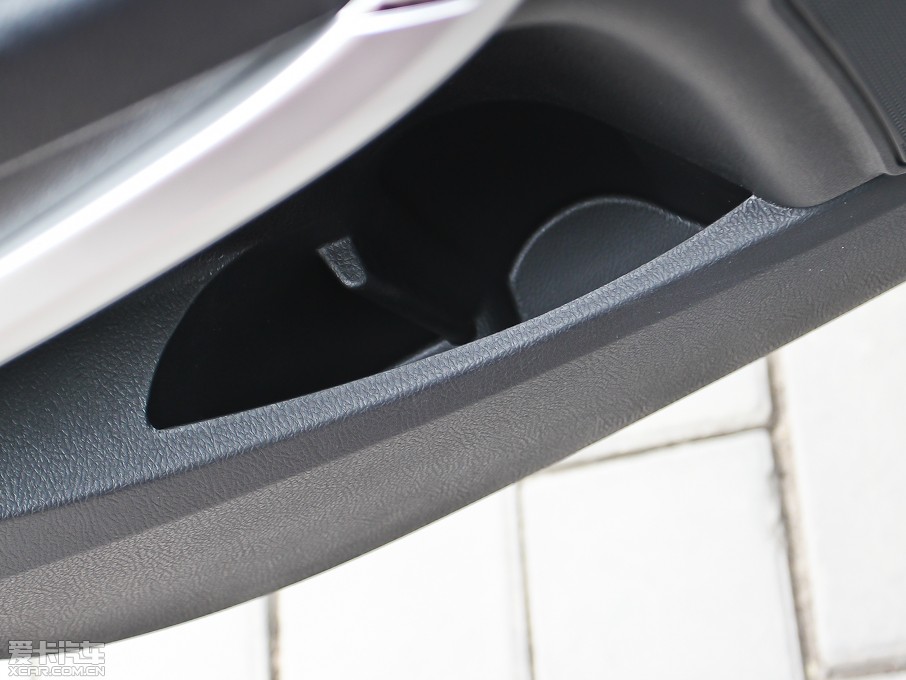 2013��vX80 2.0L �ԄӺ��A��