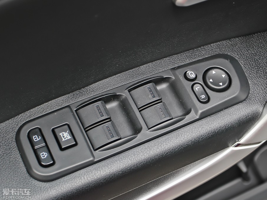 2013��vX80 2.0L �Ԅ�(d��ng)���A��