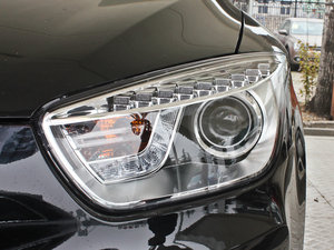 2013款2.0L 自动舒适型 大灯