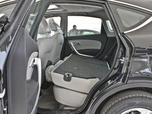 2013款2.0L 自动舒适型 后排座椅放倒