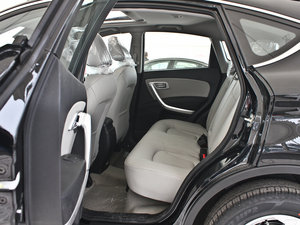 2013款2.0L 自动舒适型 后排空间