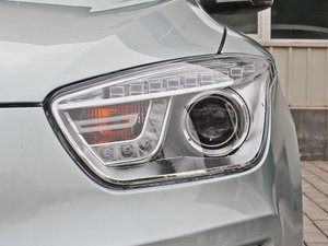 2013款2.0L 自动豪华型 大灯