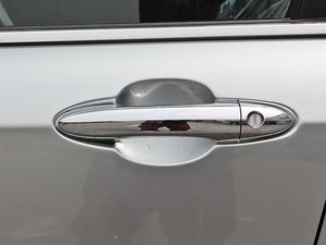 2013款2.0L 自动豪华型 主驾门拉手
