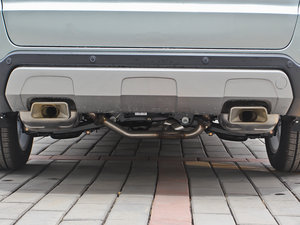 2013款2.0L 自动豪华型 排气管