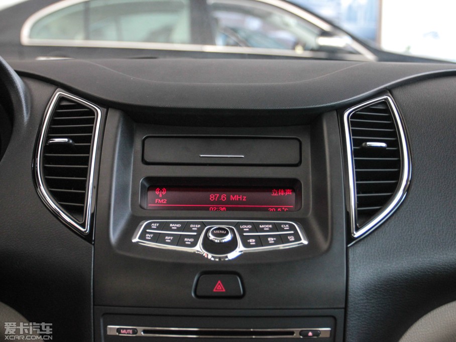 2013��vB50 1.8L �Ԅ����F��