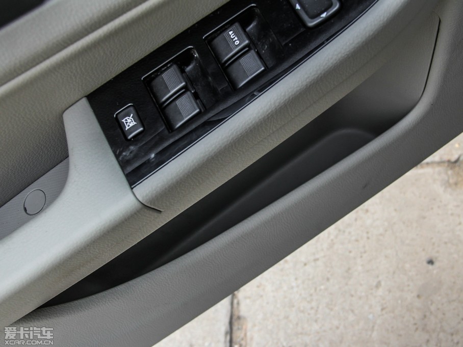 2013vB50 1.6L ԄӺA