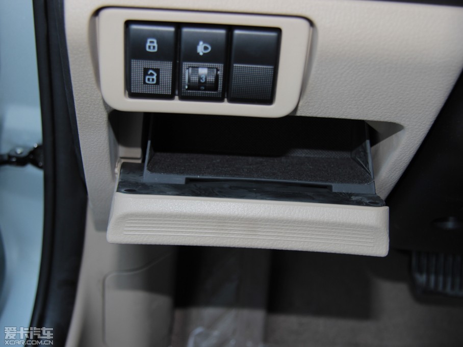 2013vB50 1.8L Ԅm