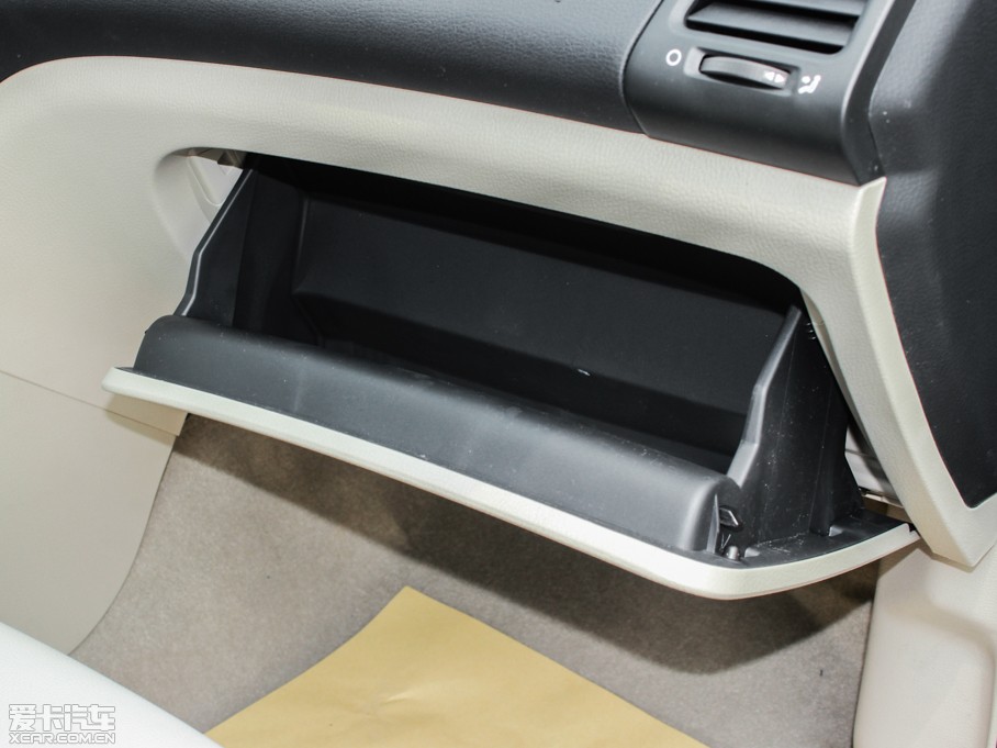 2013vB50 1.6L ք(dng)F