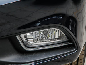 2013款1.6L 自动豪华型 前雾灯