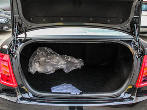 2013款1.6L 自动豪华型 行李厢空间