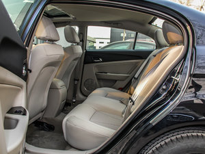 2013款1.6L 自动豪华型 后排空间