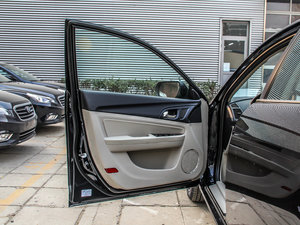 2013款1.6L 自动豪华型 驾驶位车门
