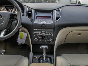 2013款1.6L 自动豪华型 中控台