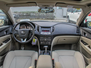 2013款1.6L 自动豪华型 内饰全景