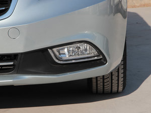 2013款1.8L 自动舒适型 前雾灯