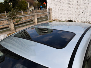 2013款1.6L 手动豪华型 车顶