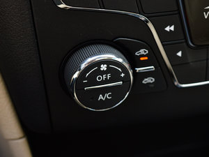 2013款1.6L 手动豪华型 中控区